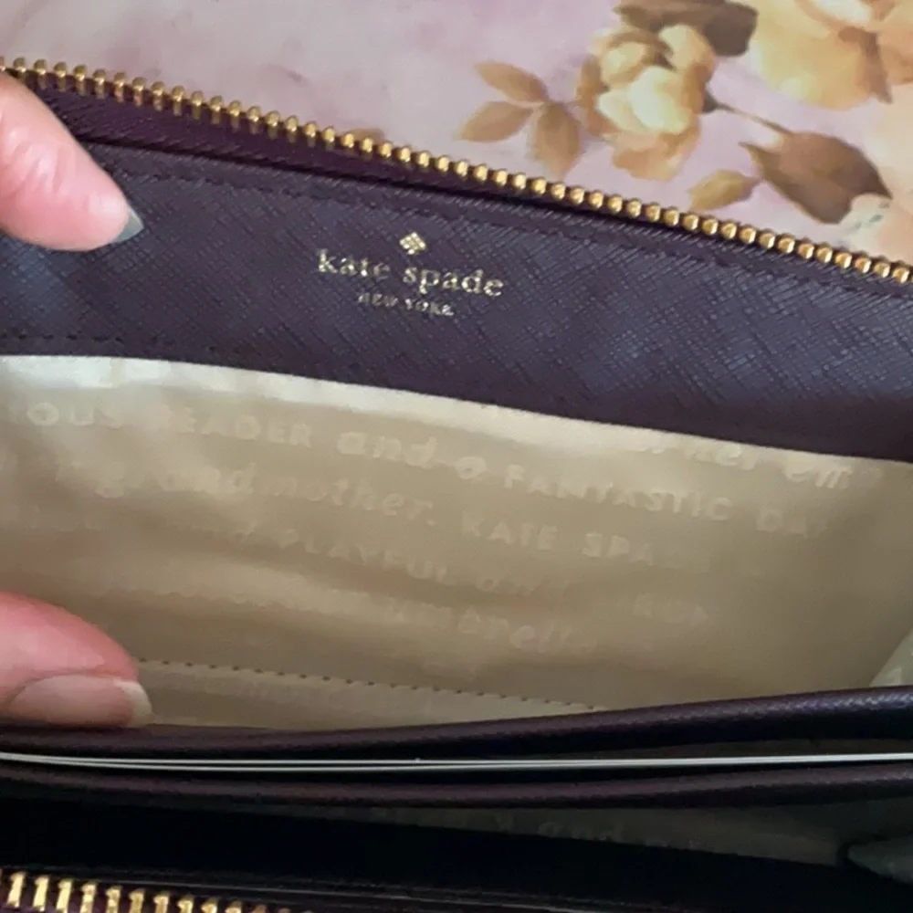 Kate Spade Perforated Wallet ♠️ - Picture 10 of 11